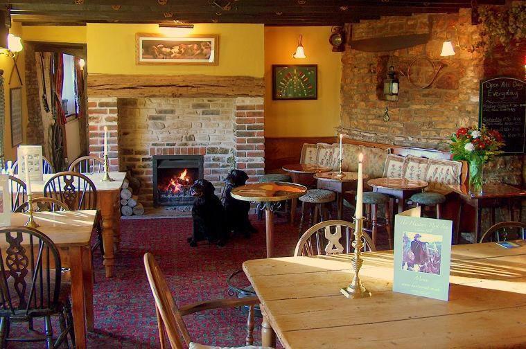 The Hunters Rest Inn Clutton Ngoại thất bức ảnh
